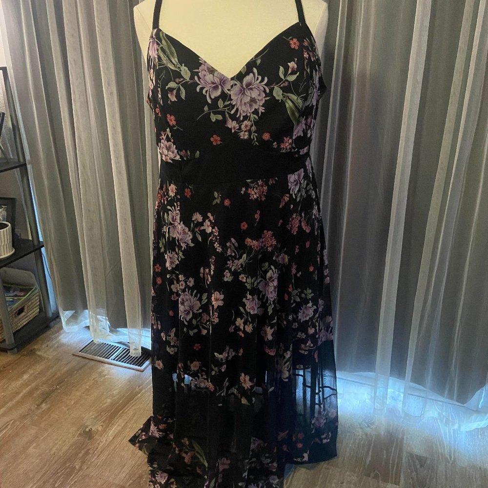 Torrid Floral size 4 Maxi Dress